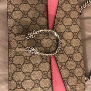 Gucci- GG Supreme Monogram Mini Dionysus bag